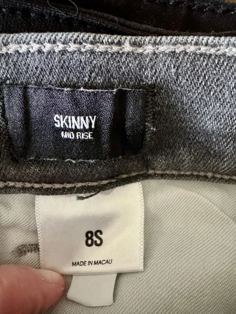 Express Mid Rise Skinny Jeans - Picture 5 of 8